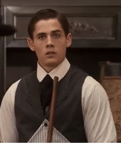 SarahJa78895021's tweet photo. #TBThursday @adambutcherstar #MurdochMysteries #MurdochInLadiesWear #Season6Episode8 #JakeBaker https://t.co/8jO0QqfJfV