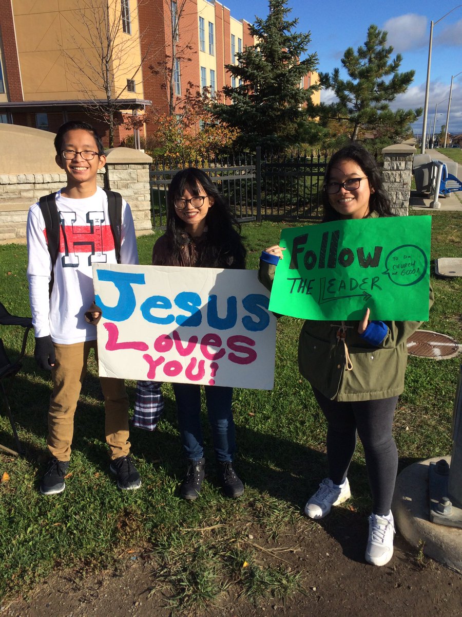 dYathletics's tweet photo. Annual St. Marguerite d'Youville walk to the church. https://t.co/0neSx4yxNO