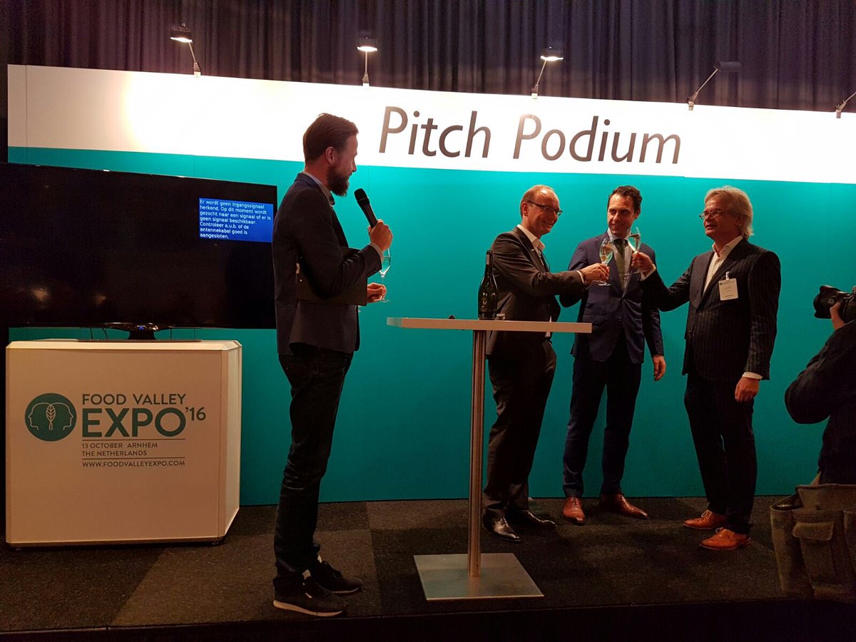 Cheers! Congratulations for QPoint The winner of Food Valley Award 2016! With minister Martijn van Dam! #foodvalleyexpo16
