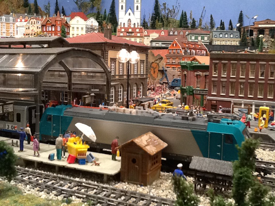 OsoyoosRailroad's tweet image. Trains at the station. We are open year round from Mon - Sat from 10am to 5pm. #osoyoos #osoyoosrailroad