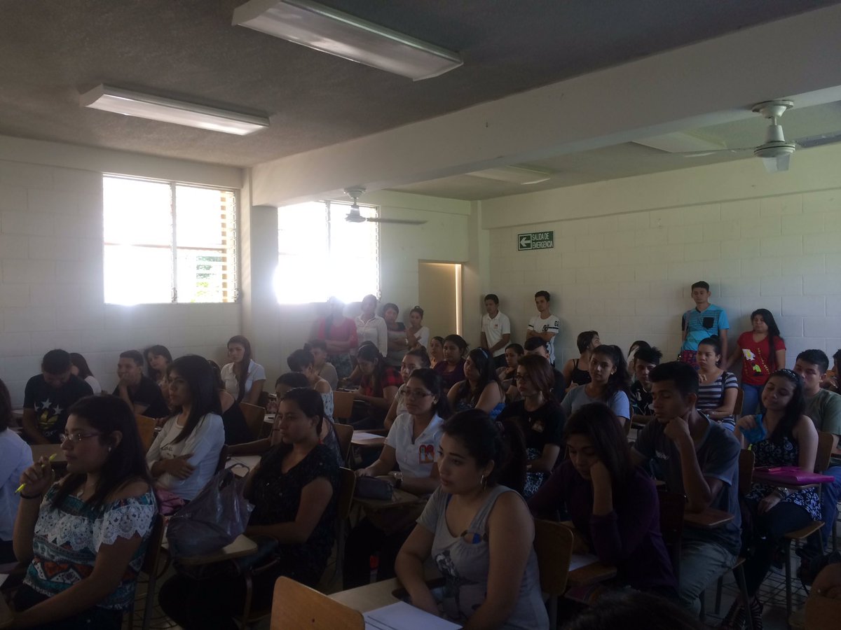creo_sv's tweet photo. Nuestra directora ejecutiva @NatySantos habla de qué hacemos como organización #PTP2016 https://t.co/DroiwScifF