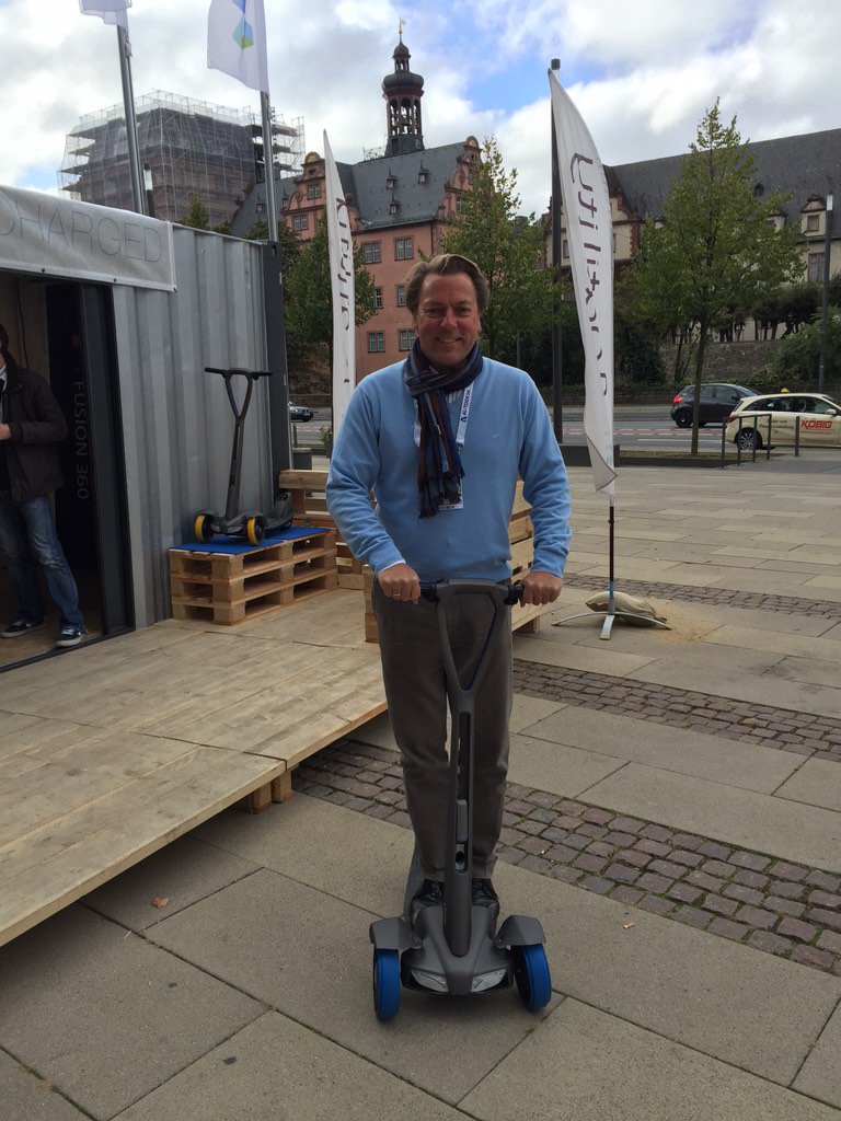 PeterSchlipf's tweet photo. Testing e-floater of our #forge partner #floatility during #autodesk University Germany https://t.co/w9jRc09hxD