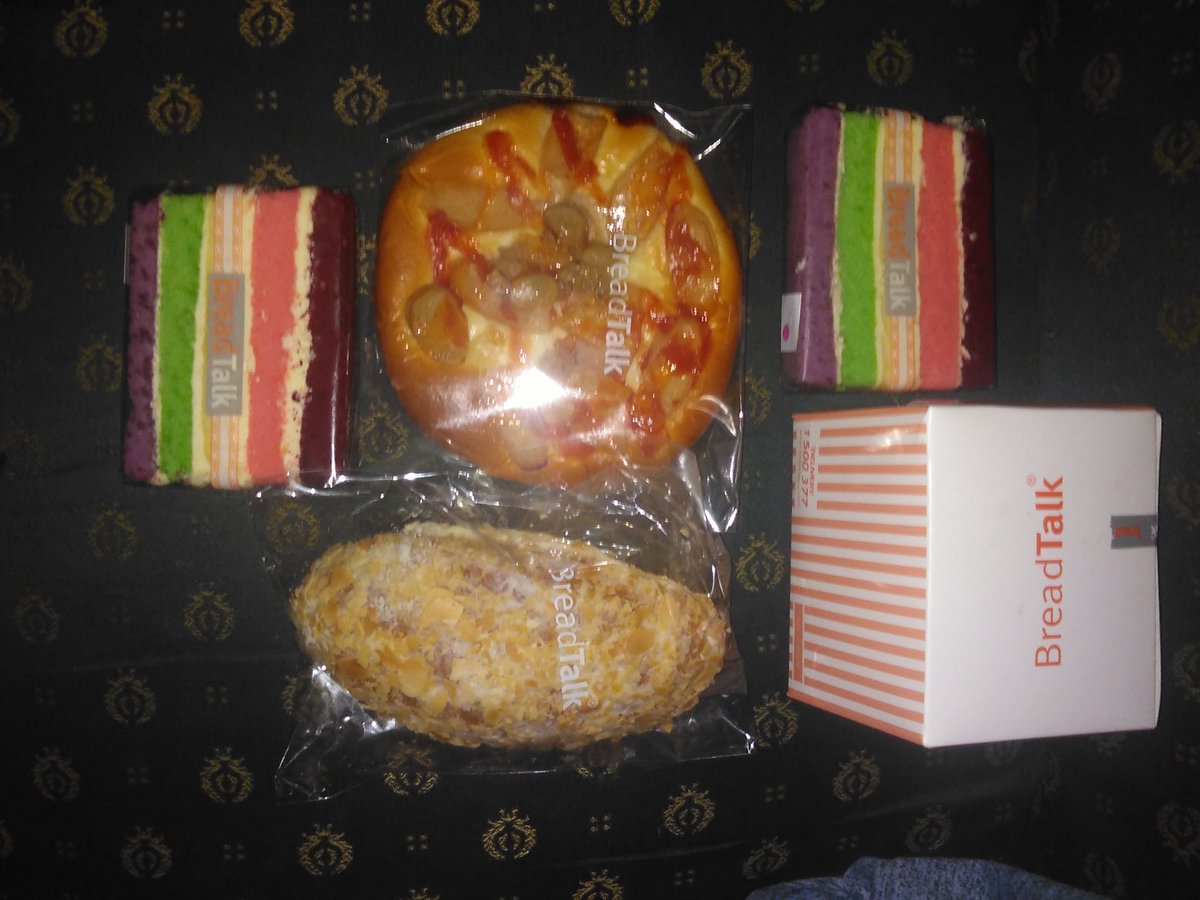 Cemilan saat hujan sore2 🍴☕