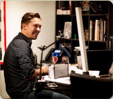 IsaacHansonFans's tweet photo. Here's a gorgeous smile to get you through the day ❤️❤️❤️ #isaachanson #hanson #PlayEP https://t.co/rReZ10PLHT