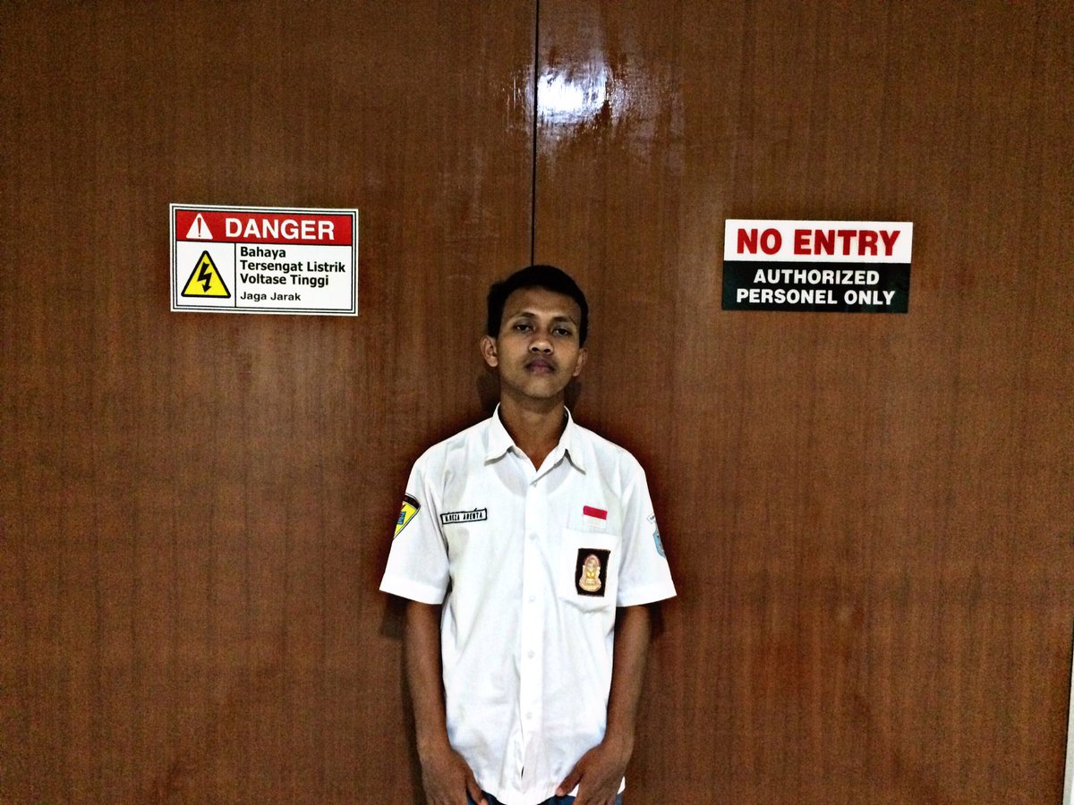 Rezaarentaa tweet picture