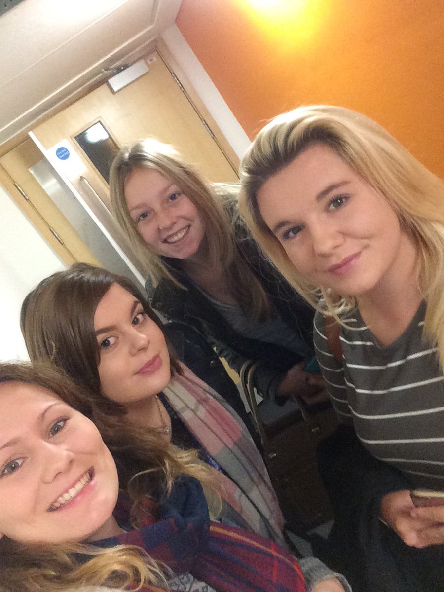 Puncstudent2's tweet photo. Selfie help group 🤗🎉 love these girls! @Punc16Conibere @PUNC16leahbell @PUNCthole16 #studentnurses #plymuni https://t.co/AEOELMFf3F