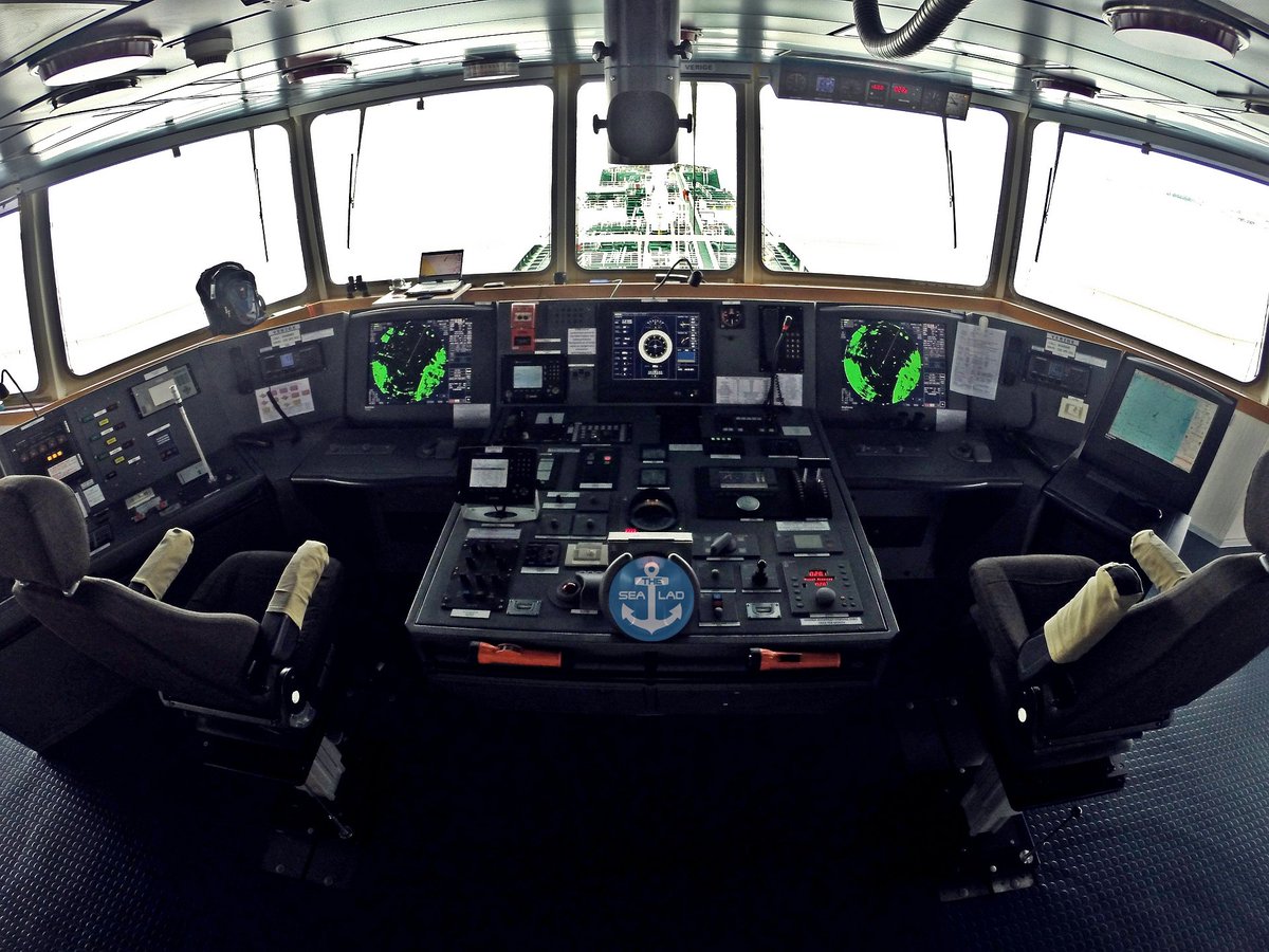 TheSeaLad1's tweet photo. This is my office #ships #shipbridge #work #GoPro #seaman #mariners #seafarers #deckofficer #vessels #tanker #panamax #sealad #lifeatsea https://t.co/exG43A4W7T