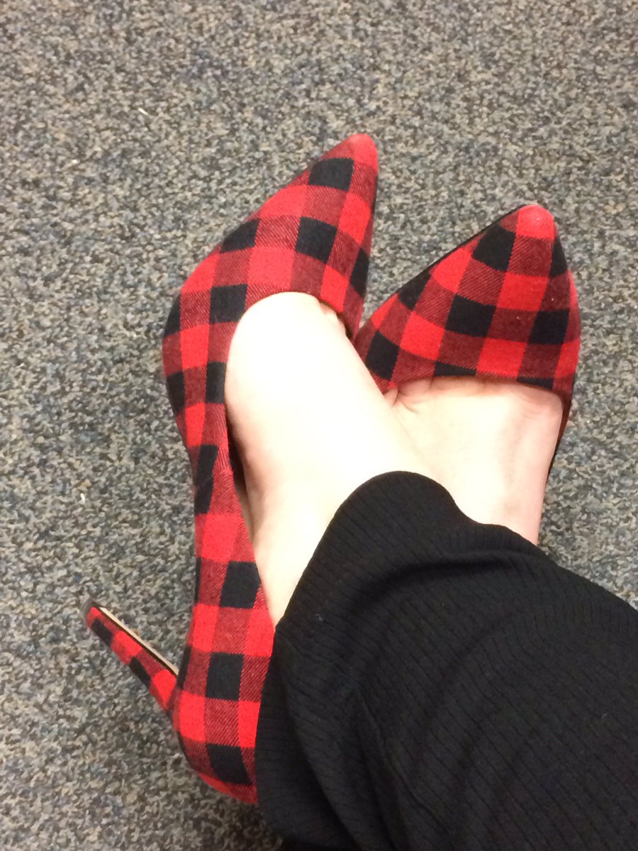 typeysma's tweet photo. @REDBLACKS @chrishofley I think my feet are game day ready ๐ ๐ดโซ๏ธ too bad they are a day early https://t.co/SiSUUTzXQ1