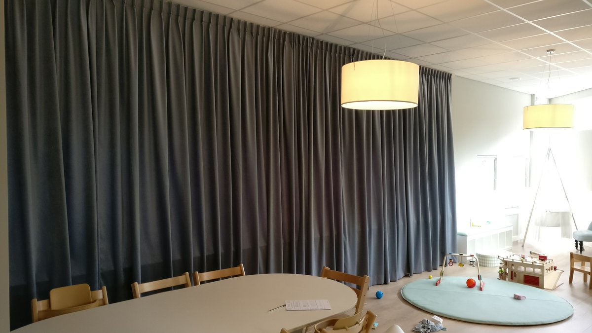 ResidentieInt's tweet photo. Diversen werkzaamheden bij Villa Bloom bilingual Child Care waaronder gordijnen, speelmatten, aankleedkussens, schoonloopmat en rolgordijnen https://t.co/dd8imIlolF