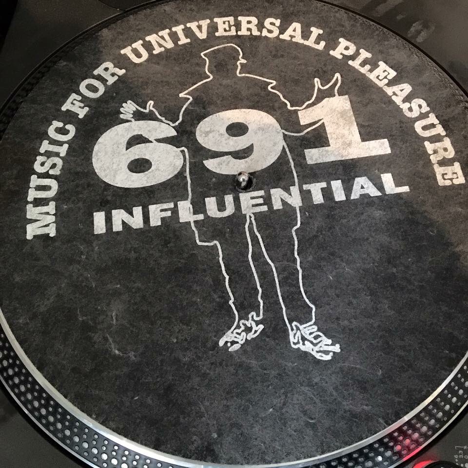 ukdjsupreme's tweet photo. Vintage turntable goodness!
#blade691 #haitianstar #classicdjtools https://t.co/EMWhn9YPZJ