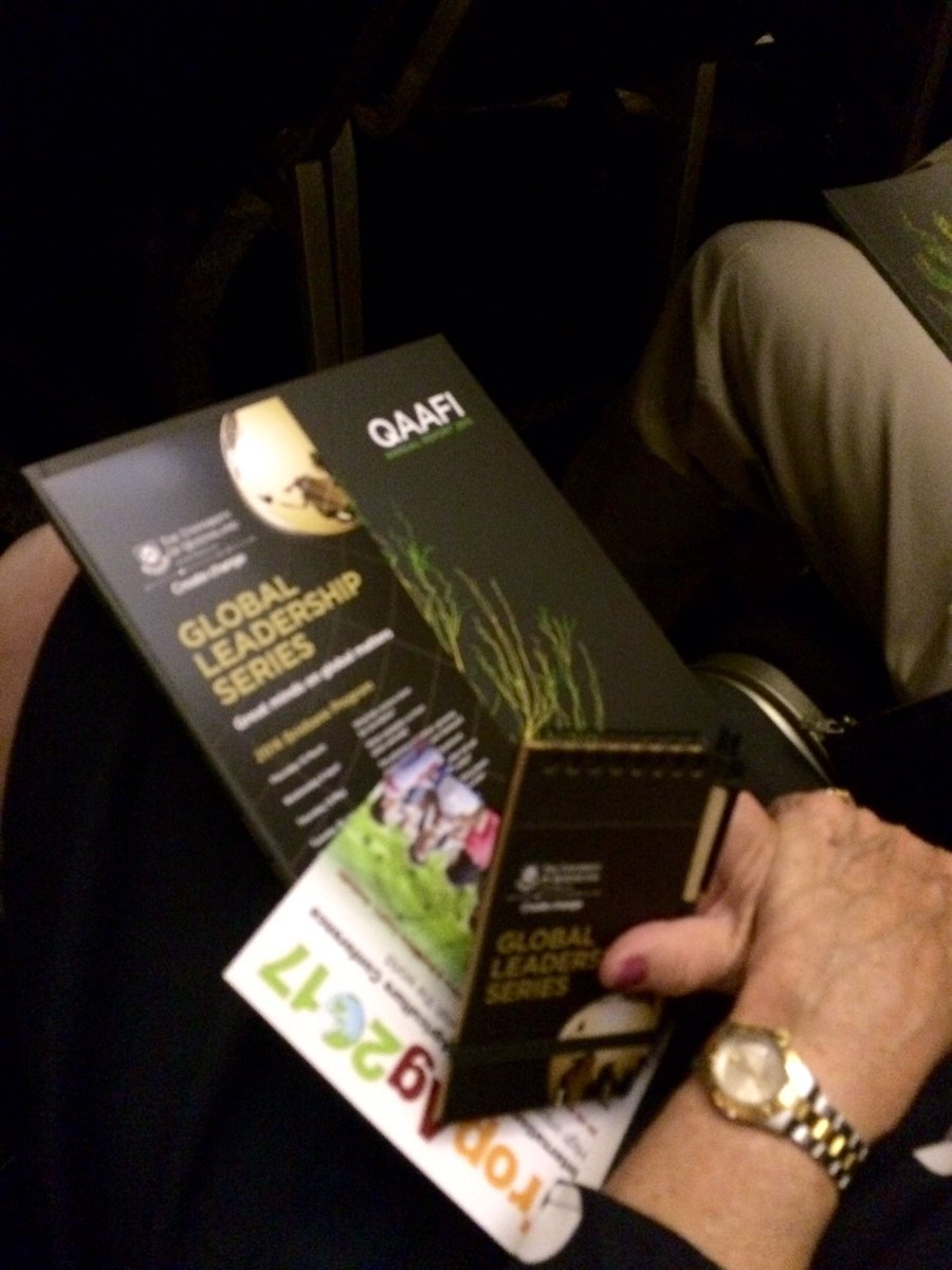 endofthebitumen's tweet photo. Terrific turnout @uqalumni event tonight where @QAAFI scientists teased thru #HighTechFood - #WillTheWorldSwallowIt? #innovative #intuitive https://t.co/0rY9G0INON