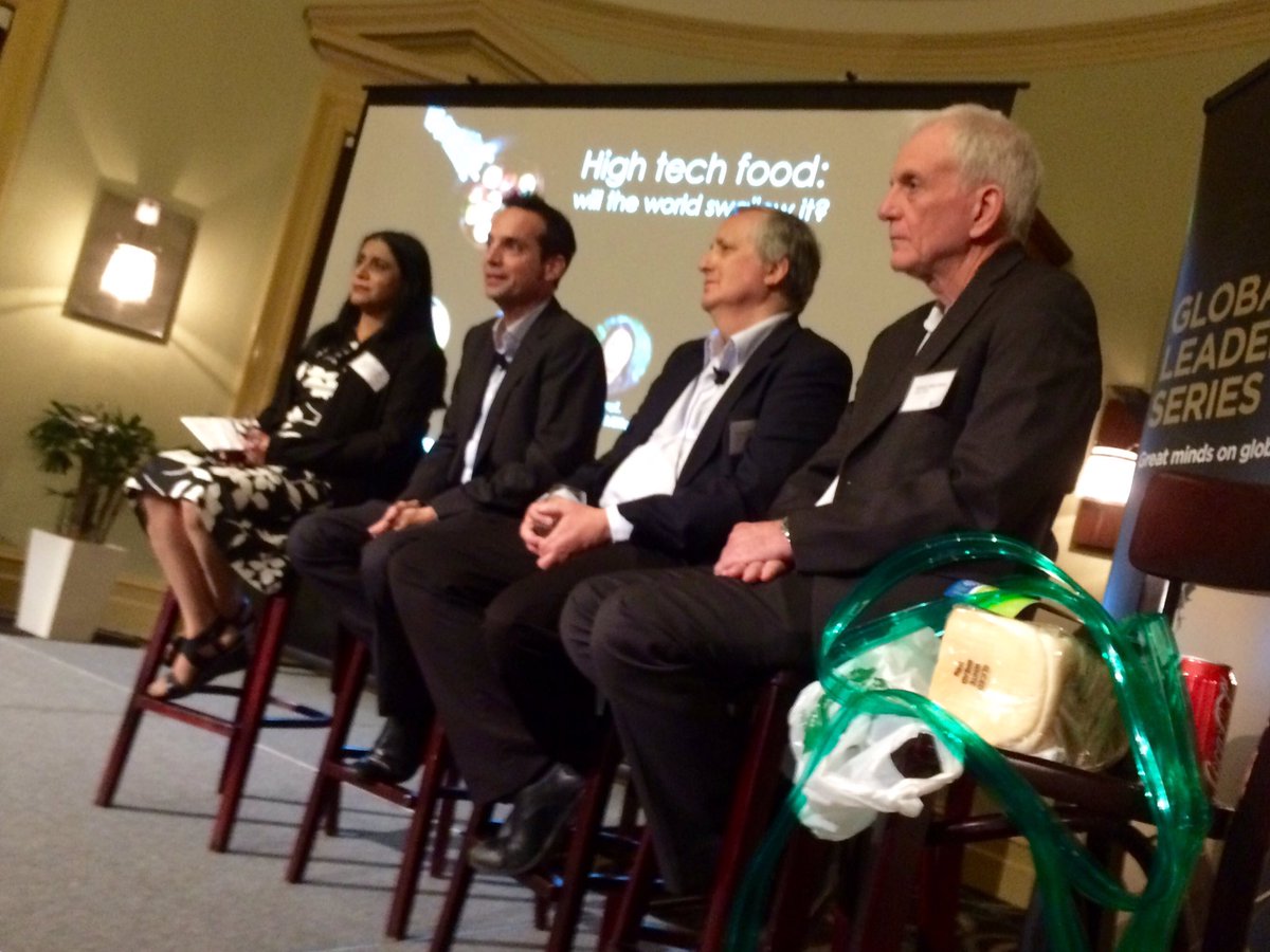 endofthebitumen's tweet photo. Terrific turnout @uqalumni event tonight where @QAAFI scientists teased thru #HighTechFood - #WillTheWorldSwallowIt? #innovative #intuitive https://t.co/0rY9G0INON