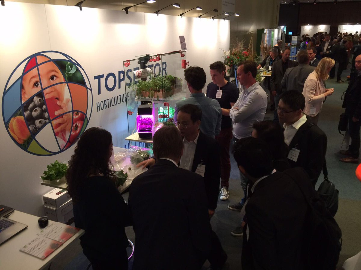 Startups <a href="/FoodValleyExpo/">Food Valley Expo</a> met innovaties <a href="/TopsectorTU/">Topsector TU</a>. Straks komt <a href="/martijnvdam/">Martijn van Dam</a> langs voor pitches en gesprekken.