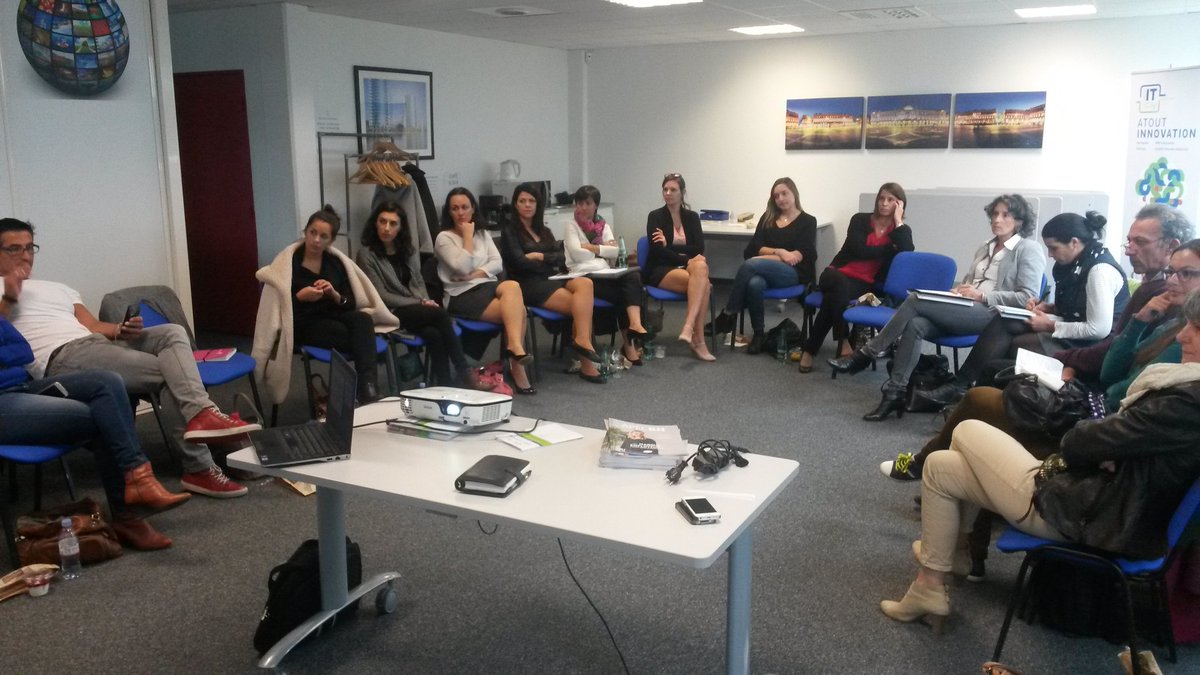 SandrineM31's tweet photo. Les valeurs, avant tout. Y compris si cela ralentit l ambition de l entreprise? #meetupRH @DigitalPlaceICT https://t.co/Aw3jFv9zHn
