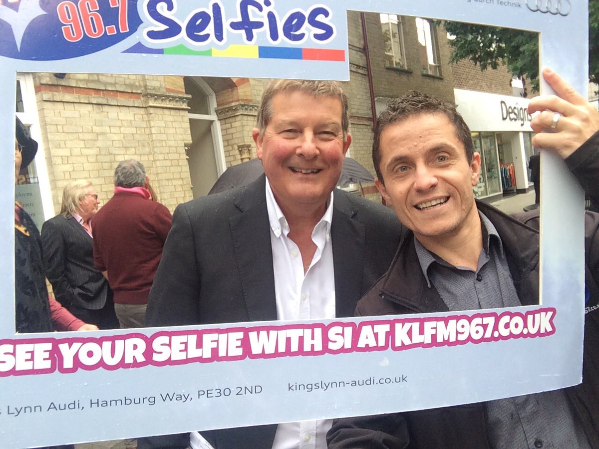 SimonRowe's tweet photo. Morning @KimRileybbc cheers for #Selfie you've pushed me over 9000!  https://t.co/5L1V9exc8L https://t.co/MFW6tuzSNh