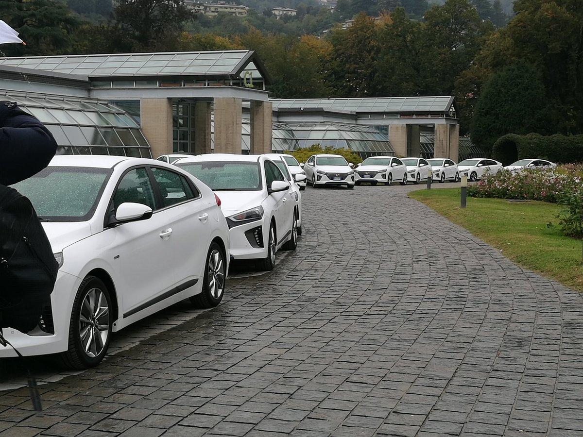 allaguida's tweet photo. @Hyundai_Italia Di Ioniq ne abbiamo qui a Cernobbio? Io la voglio bianca! #IONIQDay #Hyundai #Ioniq @fabiopso https://t.co/7jSJCF065P