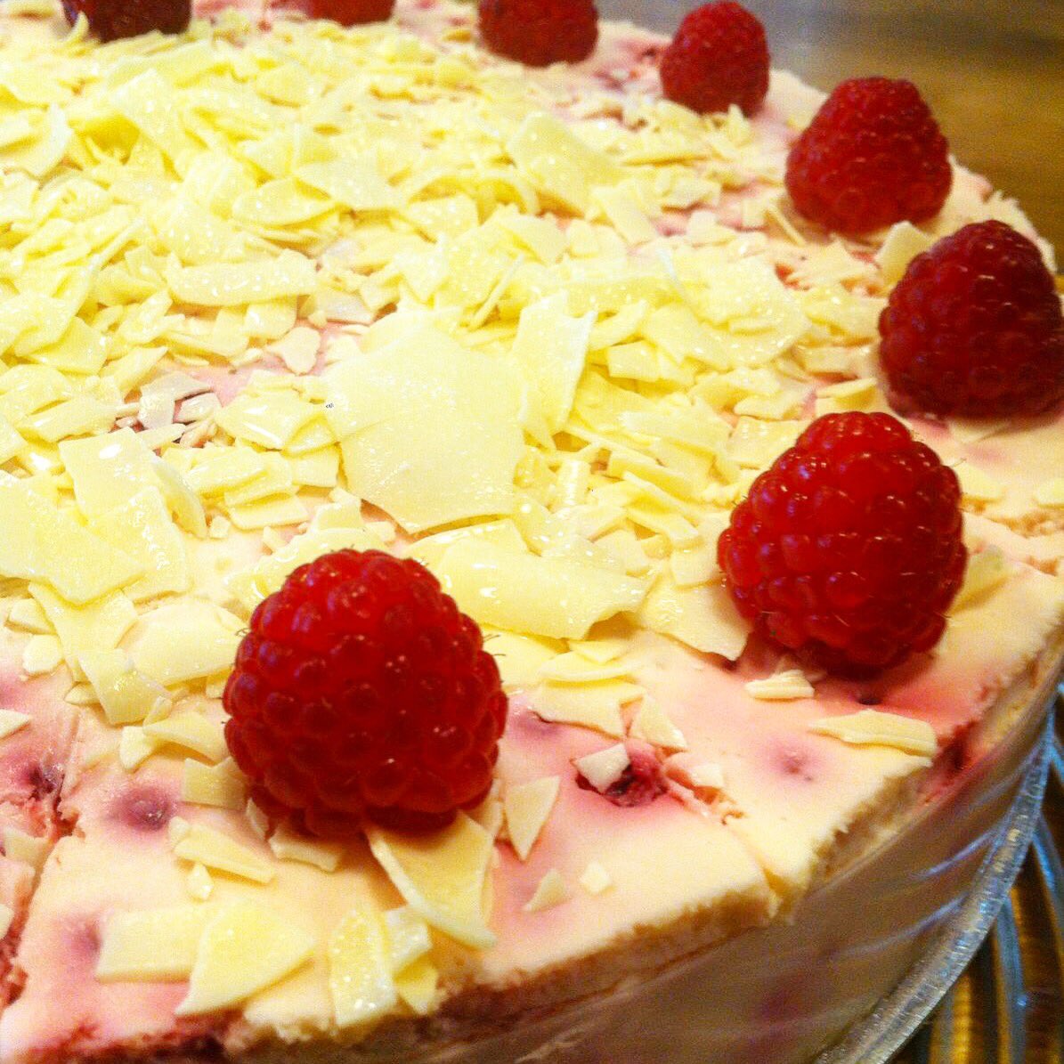 larder_cafe's tweet photo. There's still time for this!! Raspberry &amp; white chocolate cheesecake 😍 

#afternoontea #cheesecake #treat #nearlytheweekend https://t.co/iFFTzrW5sb
