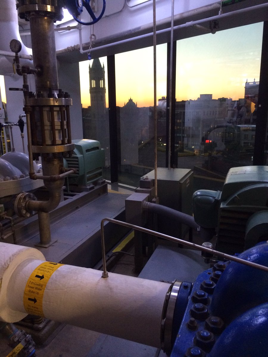 PowerfulEEI's tweet photo. Engineer's eye view of Boston sunset from 61st floor. @4PowerfulEdOrg #sustainability #techwins @AmericasPromise https://t.co/M9grRm8BVz