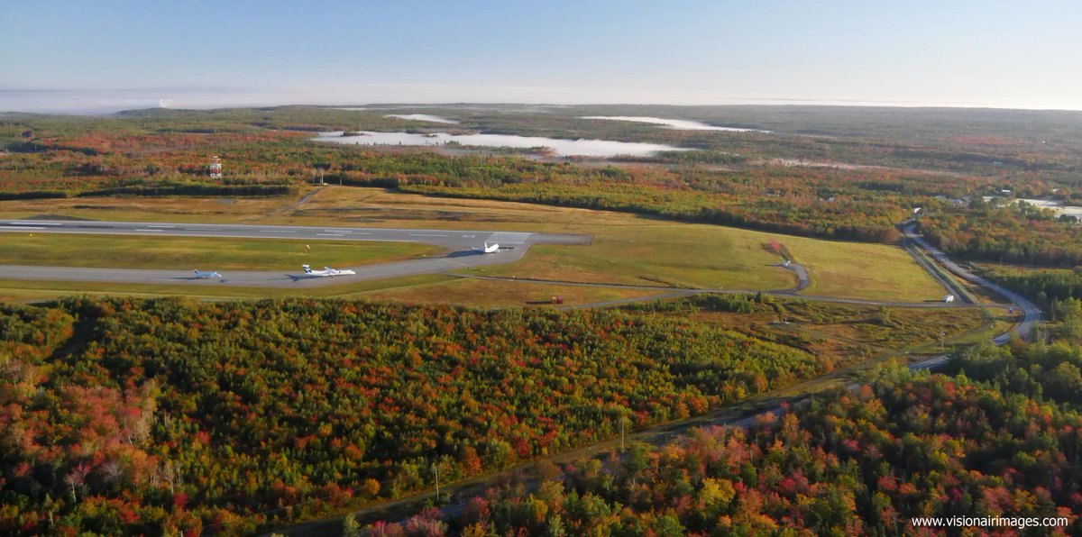 HfxStanfield's tweet image. Beautiful fall colours at Halifax Stanfield.