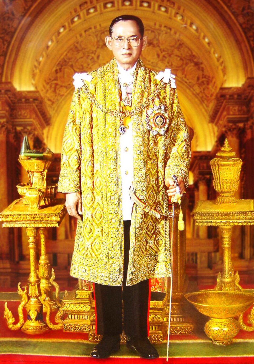 เย็นศิระเพราะพระบริบาล กราบแทบเท้าพระบาท ขอเป็นข้าพระบาททุกชาติไป ขอน้อมส่งเสด็จสู่สวรรคาลัย ด้วยเกล้าด้วยกระหม่อมขอเดชะ 🙏