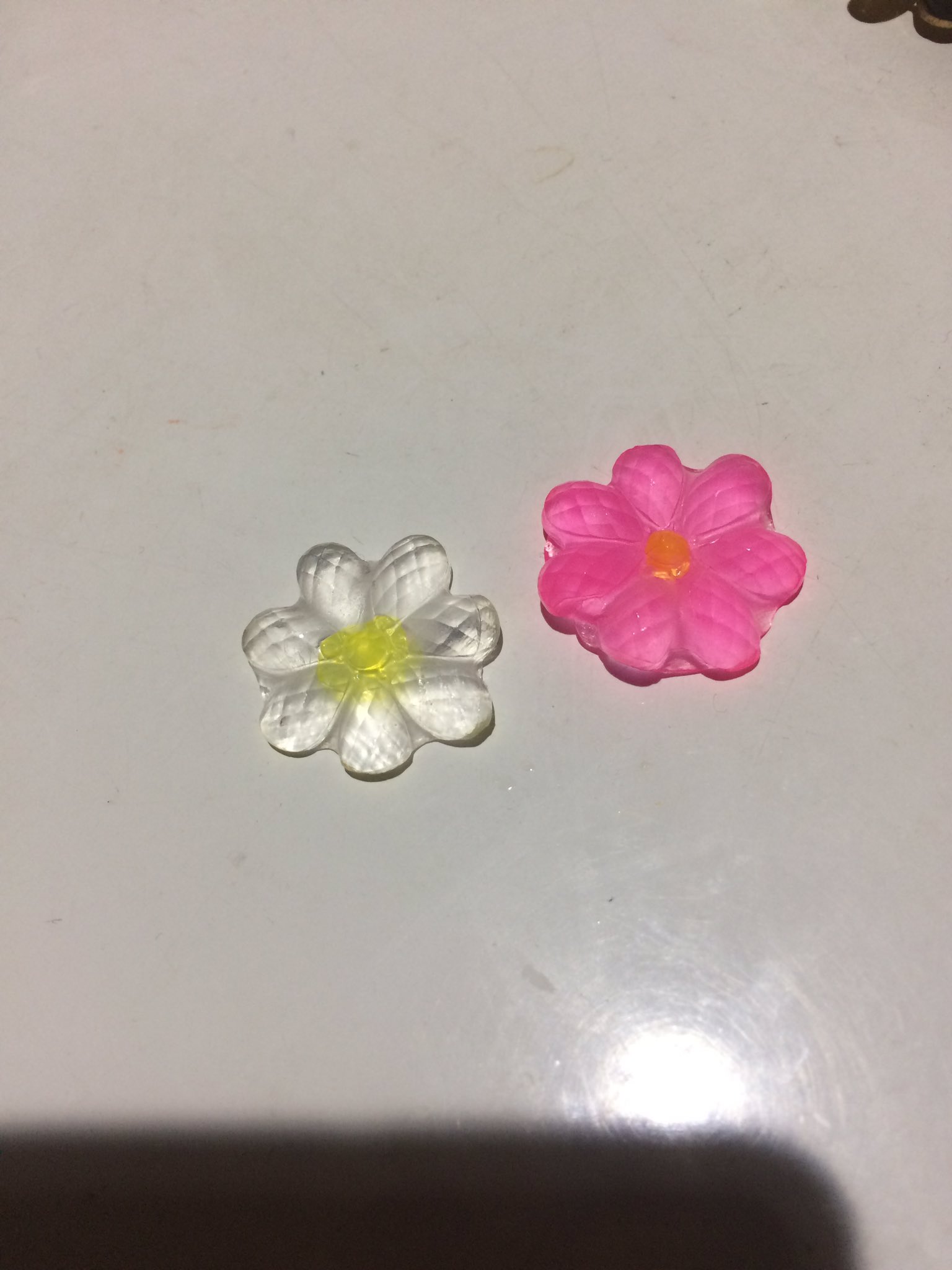 安西彩矢 12 17 土 18 日 24時間耐久ライブ お湯で柔らかくなる粘土でお花作った O ピアスにする おゆまるくん イロプラ Diy ハンドメイド T Co Culthzcawf Twitter