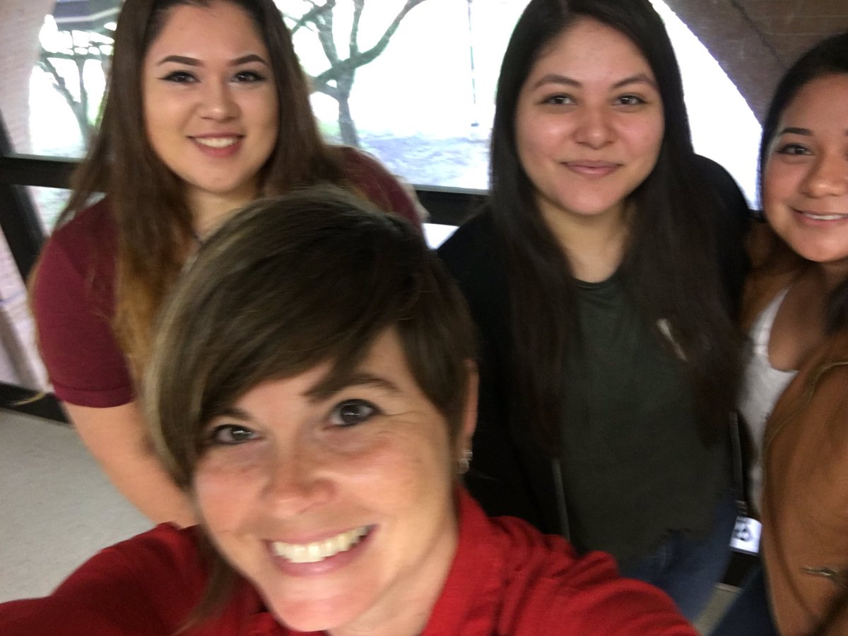 SanJacCollege's tweet image. Check out our first selfie (or Shelfie) with speaker Christina at #DatewithDestiny, a @Shell forum for women in #processtech. #sjcfall16