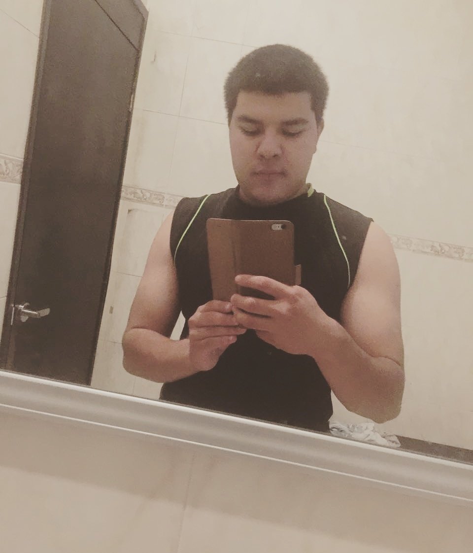 mac_olvera91's tweet image. Subiendo al  #trendelmame  con una foto de mamador en el gimnasio