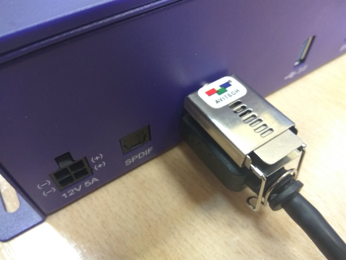 IMSolution_ru's tweet photo. Фиксатор для любых HDMI кабелей от #Avitech, отлично сочетается с нашими плеерами #Brightsign :) https://t.co/k4gRZvLNjT