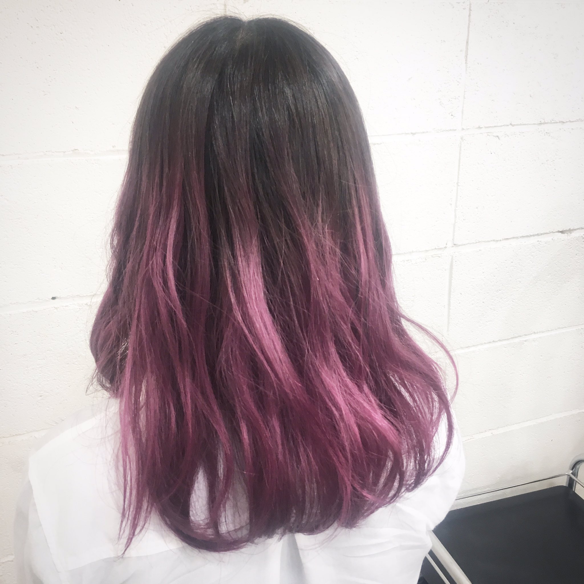 Twitter 上的 川畑晋也 原宿 美容師 ハイトーンヘアー グレーアッシュピンクグラデーションカラー 上は暗めのグレーアッシュから ピンク カラーでグラデーションさせました 派手髪 秋髪 ピンクヘアー ダブルカラー グラデーションカラー インナーカラー