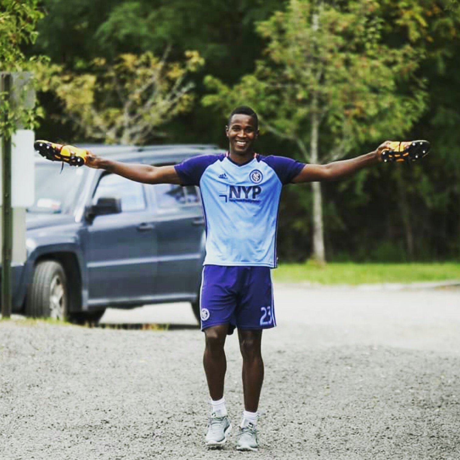 Con toda la energu00eda mi gente para este excelente du00eda. // Good energy my people// #WeAreOne #NYCFC #Mena23 @NYCFC @NYCFCEspanol https://t.co/ecRqyu9tl5