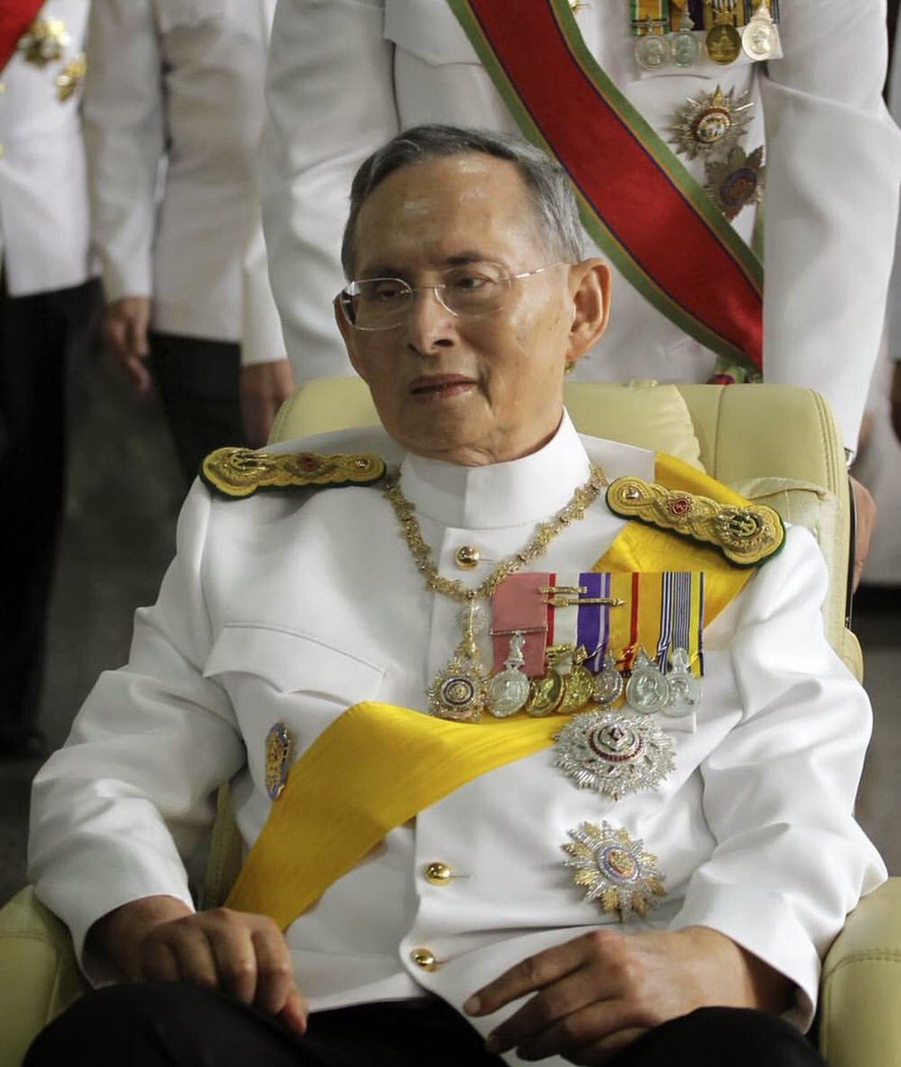 Raja Bhumibol Adulyadej sangat dicintai rakyatnya krn melayani dg adil &amp; merakyat. Sebagai sahabat Indonesia kita turut berduka cita