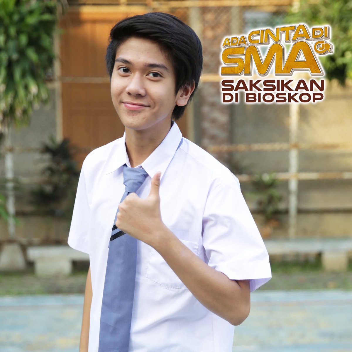bismakarisma's tweet photo. Udah nonton adek aing paling kasep @iqbaale di @AdaCintaDi_SMA ? Melipirlah ke bioskop. Segera!!👊🏻😏 https://t.co/cvpOCn6I3x