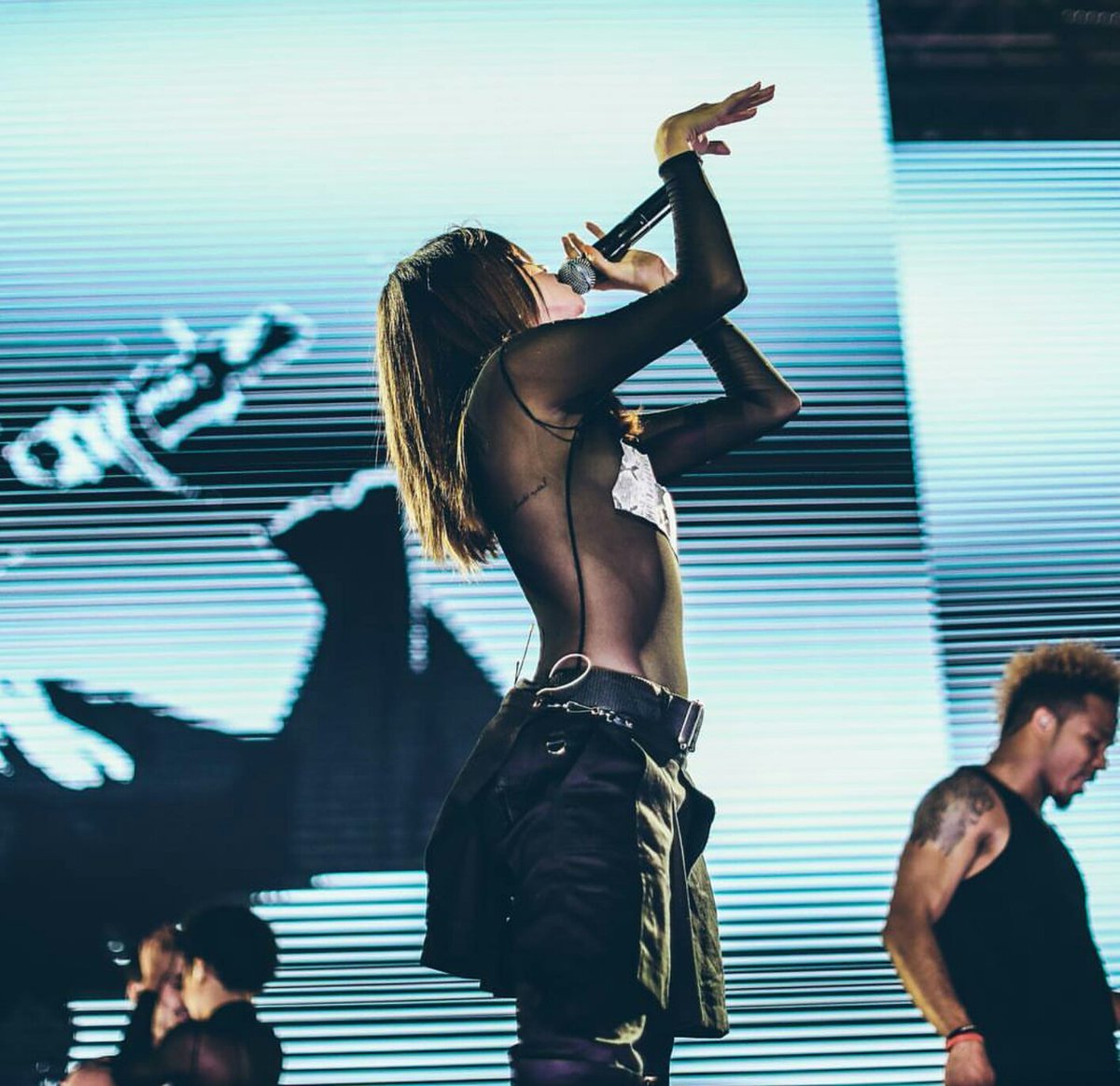 no_haycuenta_'s tweet photo. la negra tiene que ganarrrrrr
@SelenaGomez Favorite Female Artist - Pop/Rock #AMAs https://t.co/JDVKkEi1WT