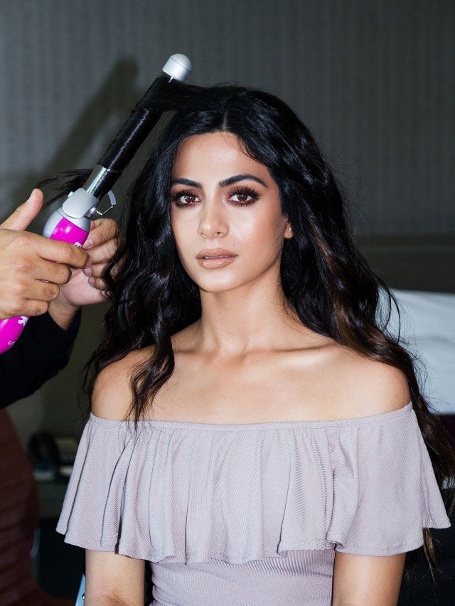 KarenMermaid98's tweet photo. Diário de fotos da @EmeraudeToubia para a @byrdiebeauty durante a sua preparação para o @LatinAMAs! #LatinAMAs2016 ❤ {2} https://t.co/cNaE3JSwZD