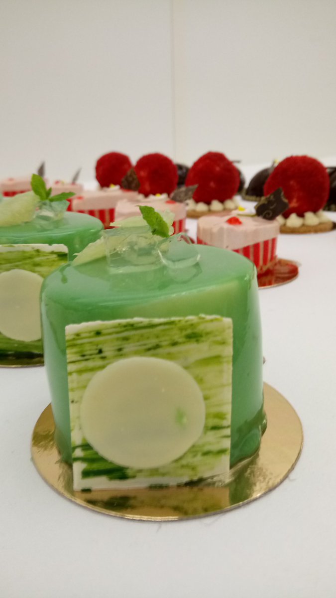 sean_pearse1's tweet photo. Mojito Petit Gateaux #culinaryarts #yr3 @LimerickIT @bachour1234 #pastry https://t.co/CuRJ7ePoy4