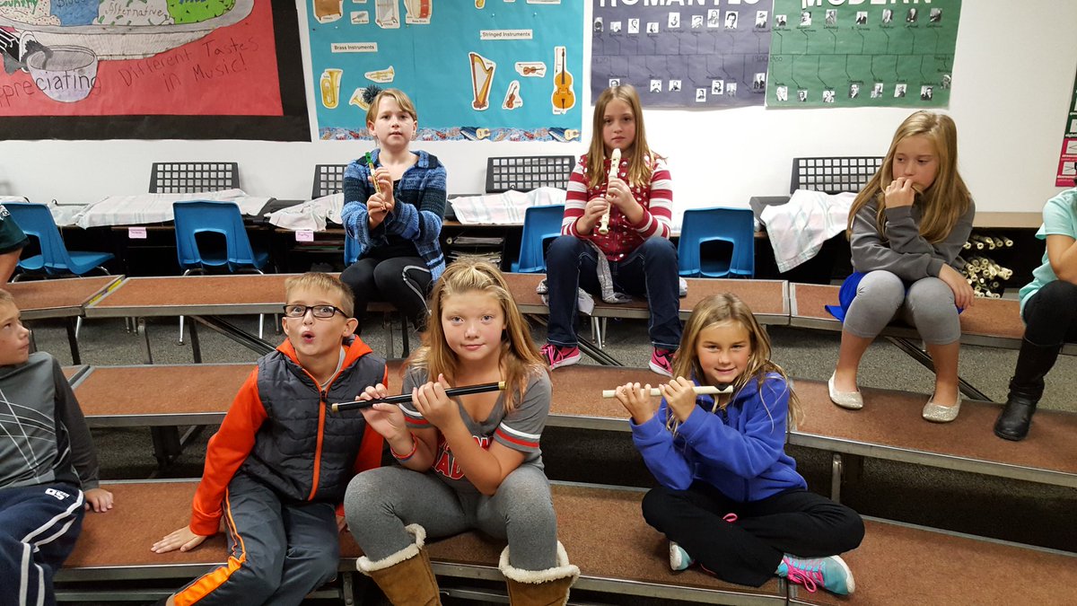 canimmer's tweet photo. 4th grade students learning about the woodwind family. @PCSD_SS #RaiderStrong https://t.co/SDP7RujA3I