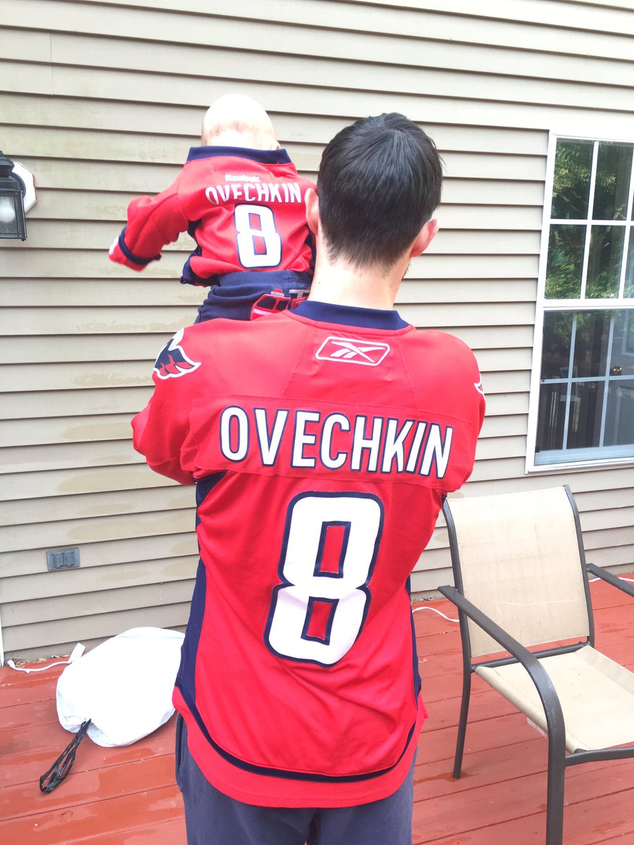 CapitalAmerica8's tweet photo. #CapsFamily this is a special day for me. Exposing my son Brooks to his first #Caps game!#CapitalAmericaJr @CourtneyCSN @Laughlin18 @JoeBpXp https://t.co/K7svIOhHlr