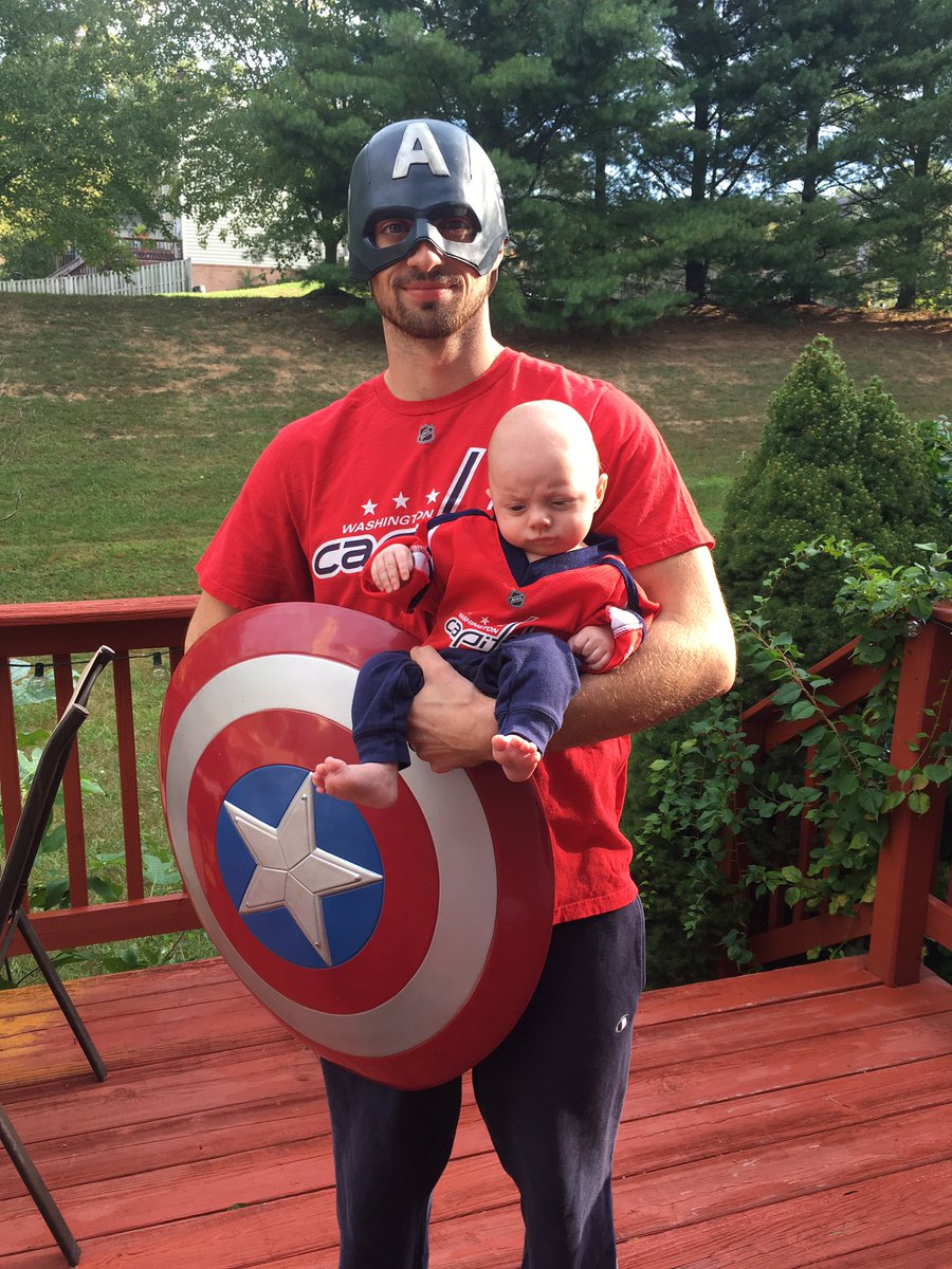 CapitalAmerica8's tweet photo. #CapsFamily this is a special day for me. Exposing my son Brooks to his first #Caps game!#CapitalAmericaJr @CourtneyCSN @Laughlin18 @JoeBpXp https://t.co/K7svIOhHlr