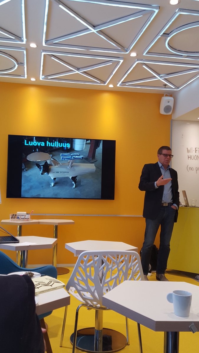 HelkaPirinen's tweet photo. Maton teesit: Luova hulluus vie maailmaa eteenpäin. Unelmat on pieniä magneetteja ja tarinat vie eteenpäin. #matovaltonen #luovimo #finpro https://t.co/rNG58TiwtS