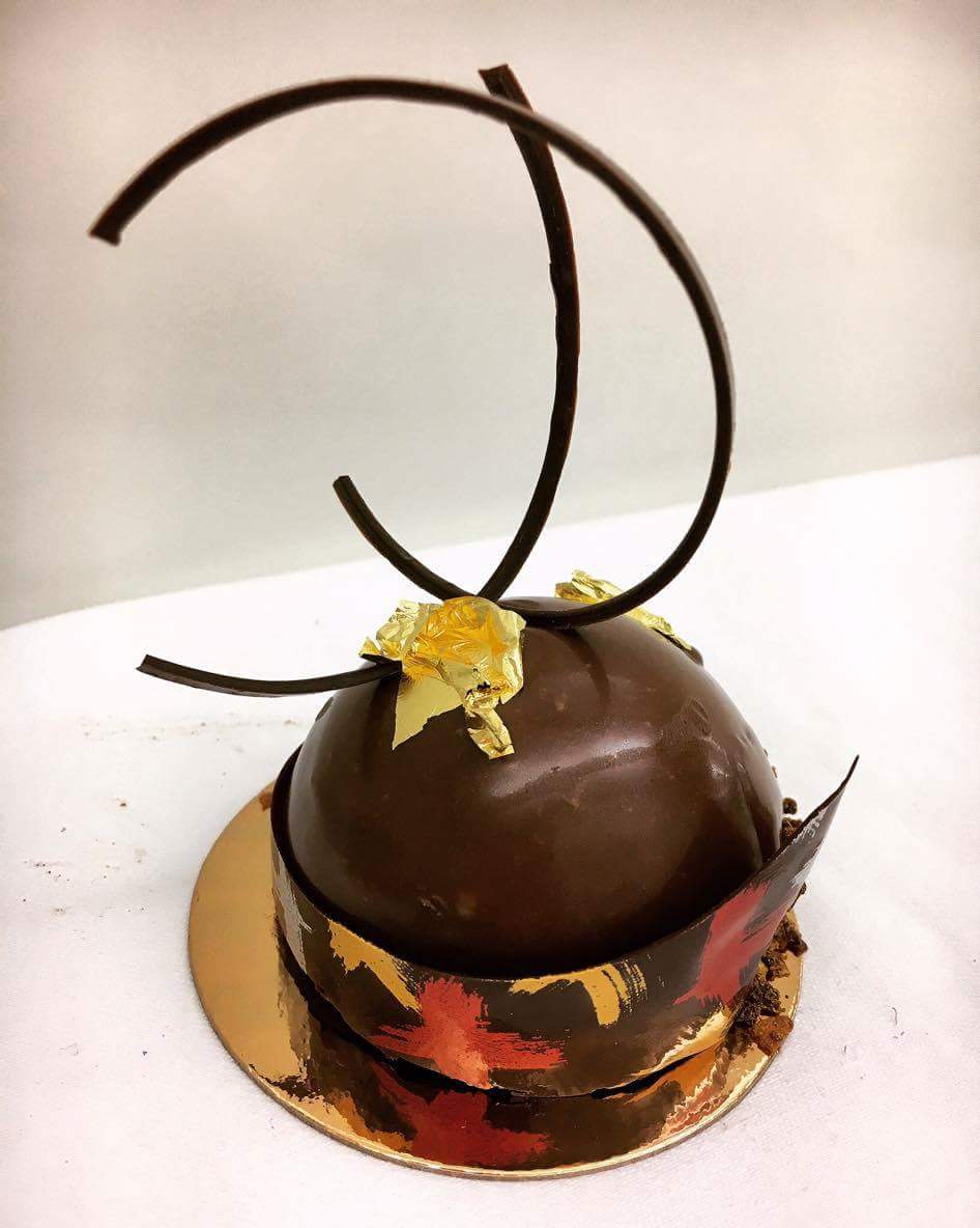 sean_pearse1's tweet photo. Foret Noir Petit Gateaux #culinaryarts #yr3 @LimerickIT @William_Curley https://t.co/6ESac3eKn4