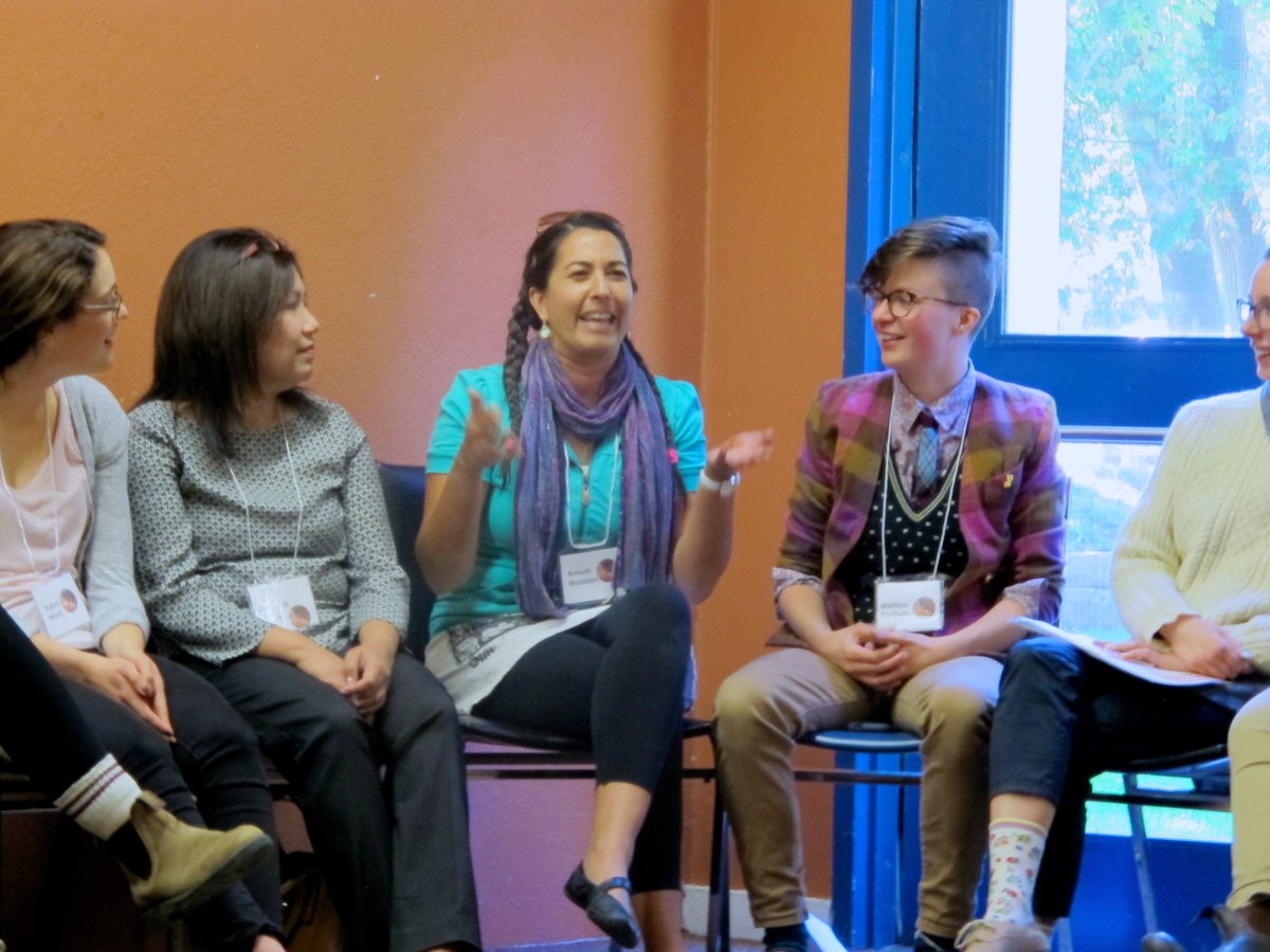 agingactivisms's tweet image. Yesterday, a convo on social change/activism w Trent students &amp;amp; Ptbo/Nogo social changers began! More on the course: bit.ly/2d9ynUt