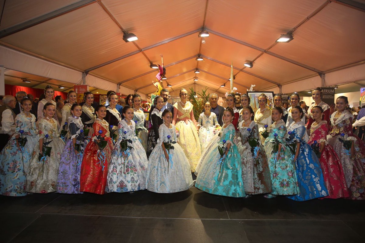 Fins diumenge pots gaudir dels projectes per a les #Falles2017 de <a href="/Fed_Especial/">Federación Fallas Especial</a> i també de les Falles Municipals a <a href="/CC_Nuevo_Centro/">CC_Nuevo_Centro</a>!