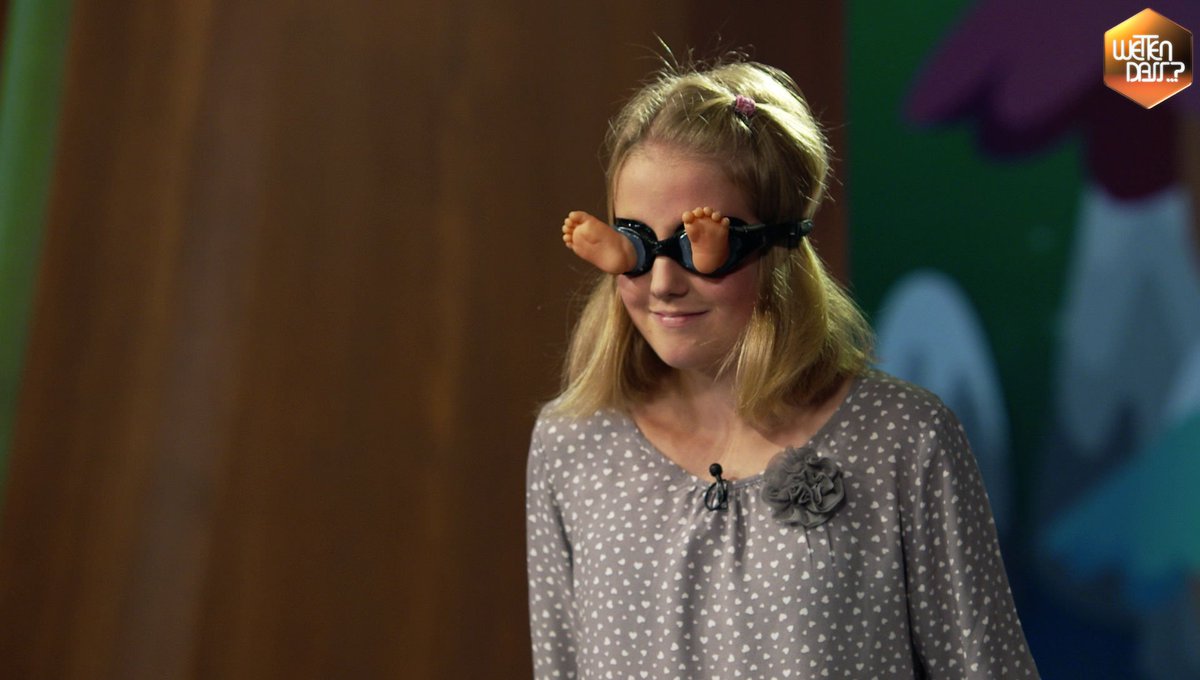 Nur echt mit standesgemäßer Brille: #wettendass! Wir drücken Tanja die dicken Onkel!