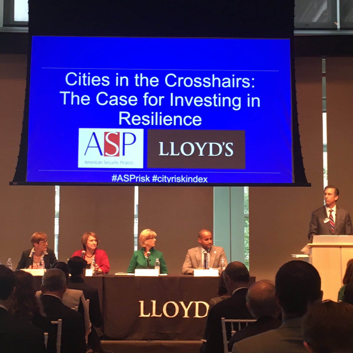 LloydsofLondon tweet picture