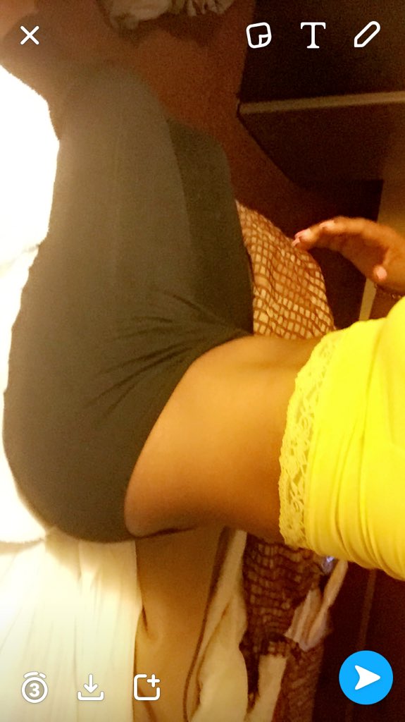 abeautiful_star's tweet photo. 👅 https://t.co/2MHonH1sjA