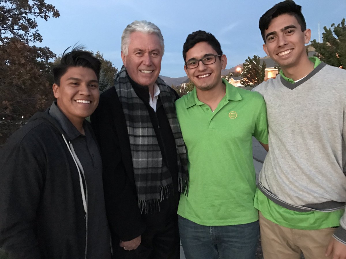 ChillMormons's tweet image. Pres Uchtdorf and his boys 💯 He a chill Mormon too