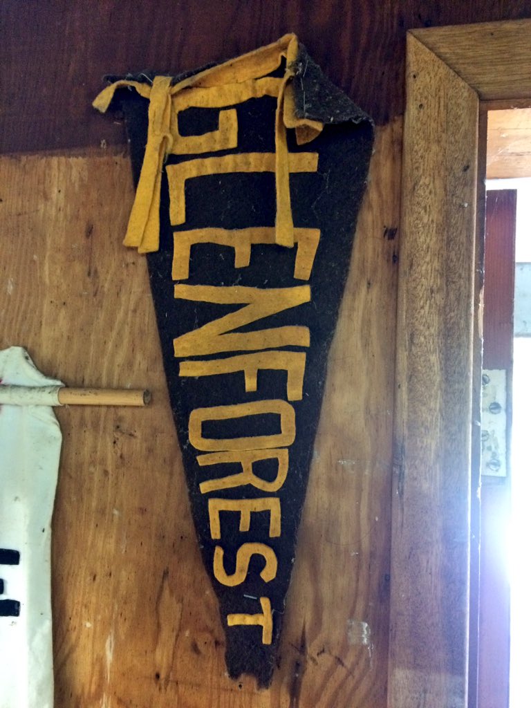 sarahmuma's tweet image. .@PeelSchools representing in the Alumni building @OELC - counted 15 different high schools 👊🏻 #peelfam #leadersthroughtheyears