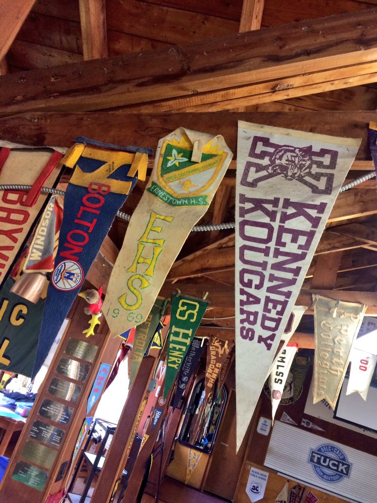 sarahmuma's tweet image. .@PeelSchools representing in the Alumni building @OELC - counted 15 different high schools 👊🏻 #peelfam #leadersthroughtheyears