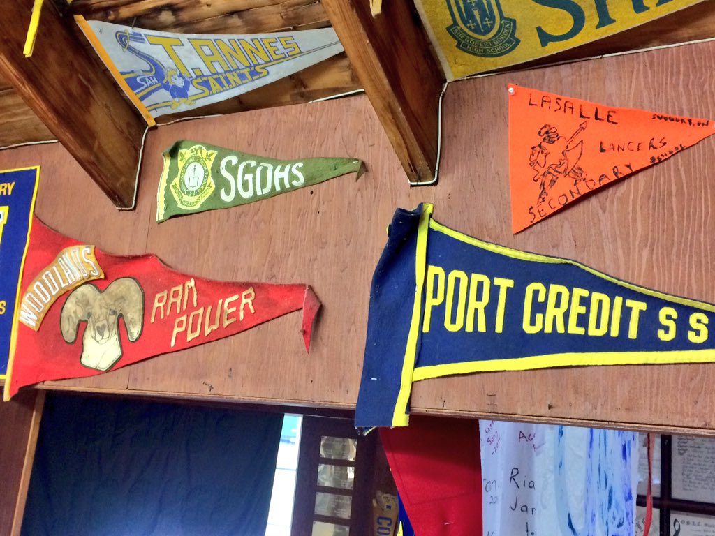 sarahmuma's tweet image. .@PeelSchools representing in the Alumni building @OELC - counted 15 different high schools 👊🏻 #peelfam #leadersthroughtheyears