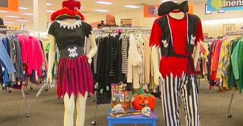 See what $20 &amp; a little creativity can get you as you #Halloween #costume shop at <a href="/ArcThriftStores/">ArcThriftStores</a>: ow.ly/KXZ93059MTM #Thrift #Colfax